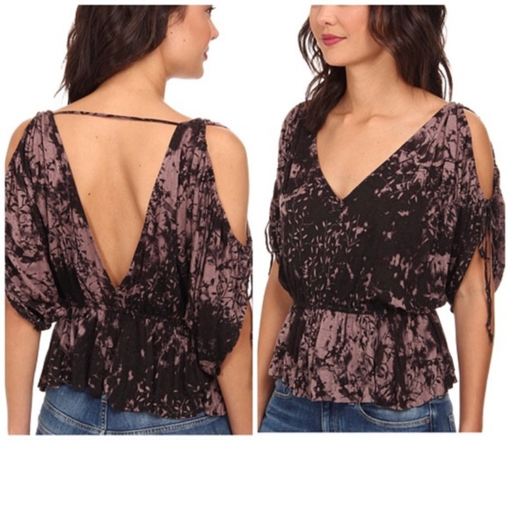 Free people abra cadabra v neck top! Xs